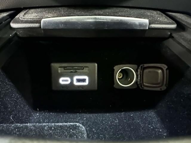 2023 Cadillac XT4 AWD Premium Luxury